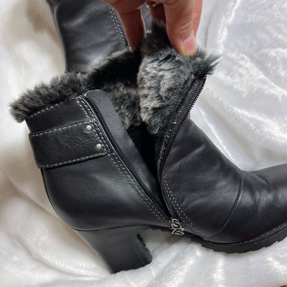 Brilliant Woman’s Waterproof Leather Ankle Heeled Boots - Picture 10 of 16